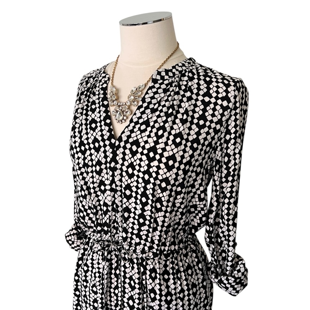 LOFT Black White Patterned Long Sleeve Dress Sz Medium V-Neck Elastic Bow Waist